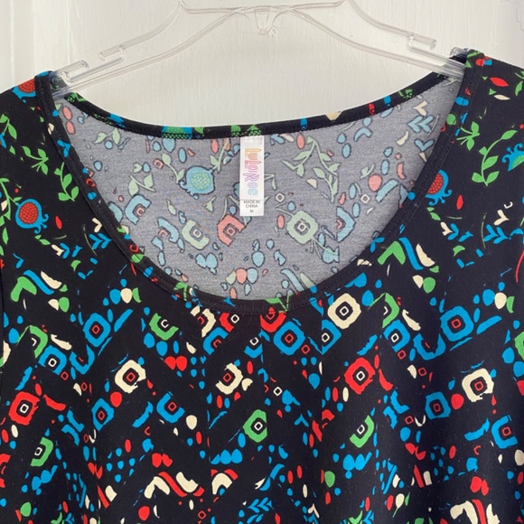 LulaRoe Perfect Tee Swing Top Size Medium - Picture 2 of 5